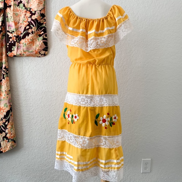 Vintage Off Shoulder Dress - Picture 6 of 6